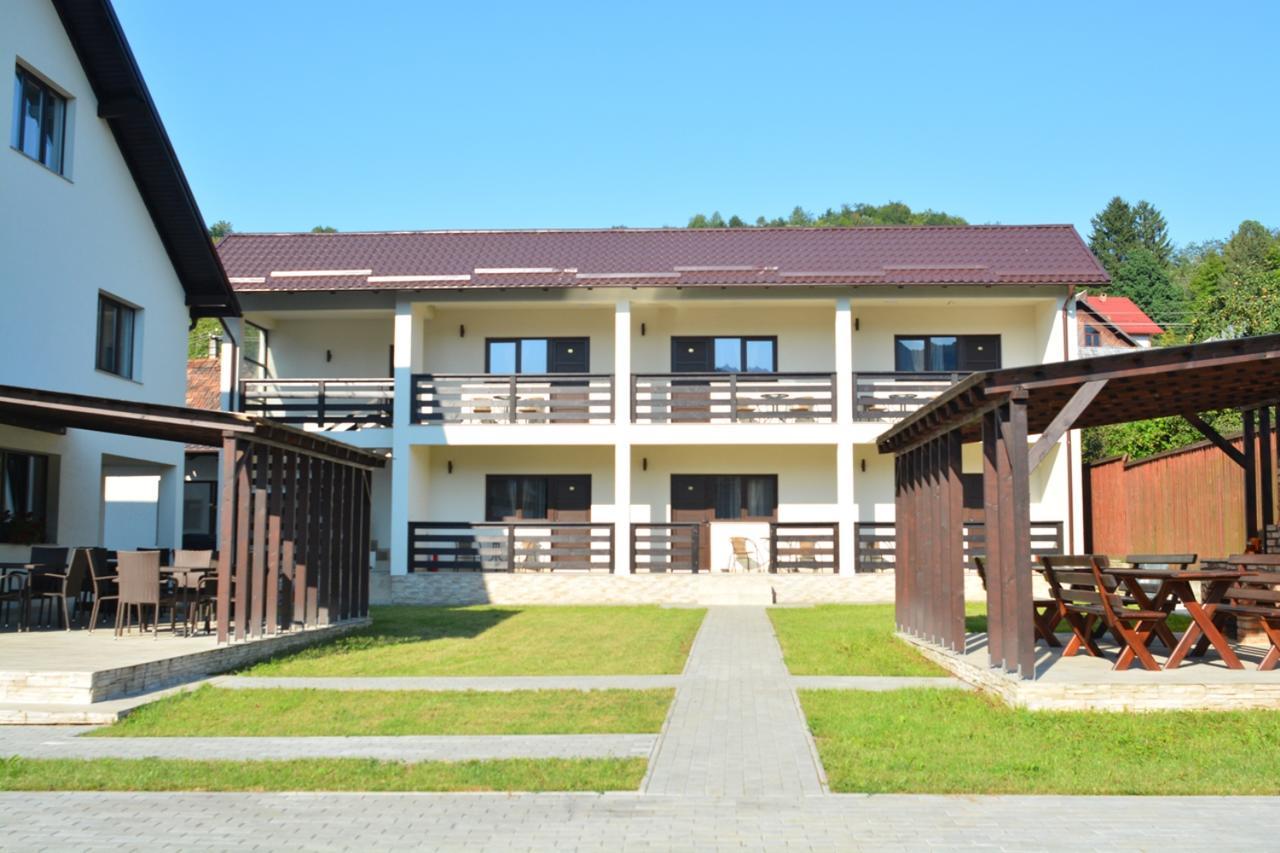 Casa Anastasia Viseu de Sus Bagian luar foto