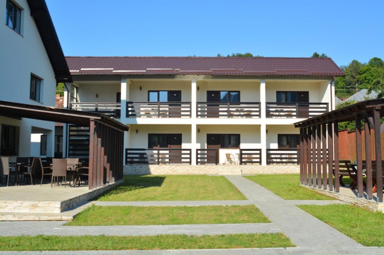 Casa Anastasia Viseu de Sus Bagian luar foto